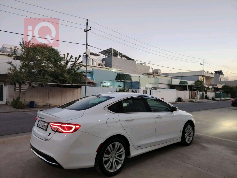Chrysler 200